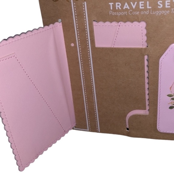 NEW Nanette Lepore Travel Set, Passport Case & Luggage Tag, Pink - Picture 3 of 8